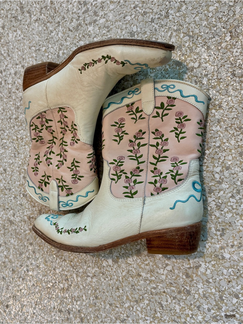 Girl’s Ivy City White and Pink Floral Embroidered Western Boots